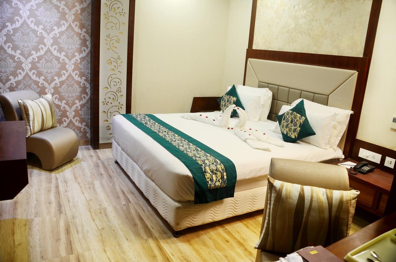 The Land Mark Varanasi Exterior photo